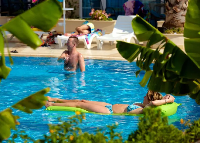 Seahorse Deluxe Hotel