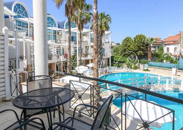 Seahorse Deluxe Hotel 3*