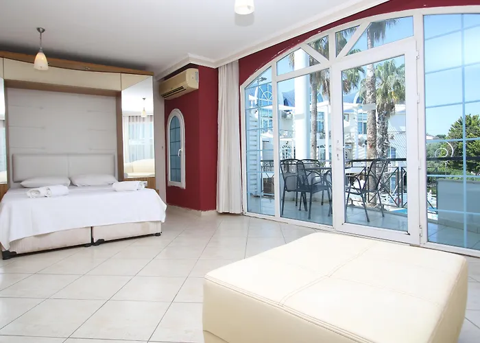 Seahorse Deluxe Hotel 3*