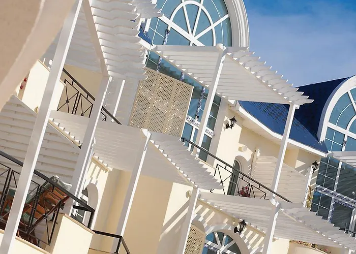 Seahorse Deluxe Hotel 3*