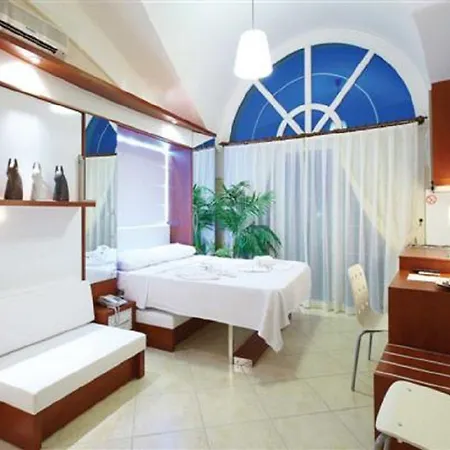 Seahorse Deluxe Hotel