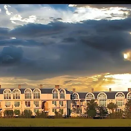 Seahorse Deluxe Hotel 3*