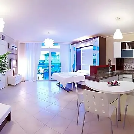 Seahorse Deluxe Hotel 3*